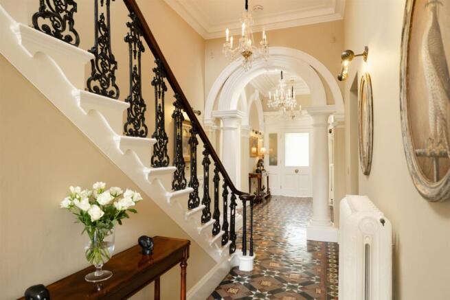 7 bed House for sale Image 12