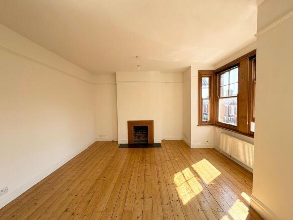 sittingroom1.jpg
