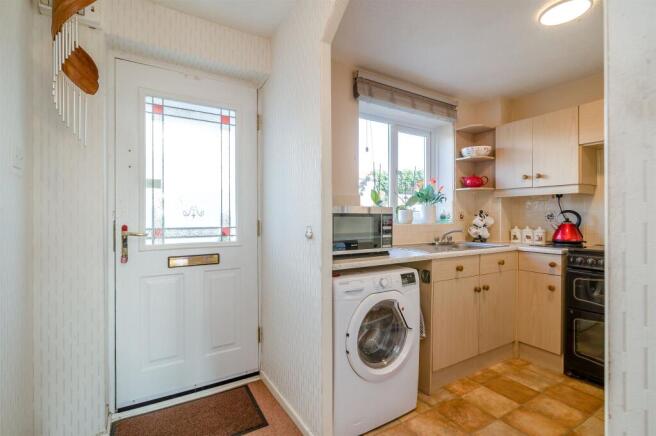 Waltwood Park Drive, Llanmartin photo 3