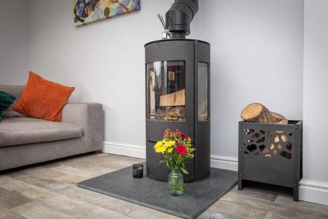 KITCHEN/LIVING/DINING