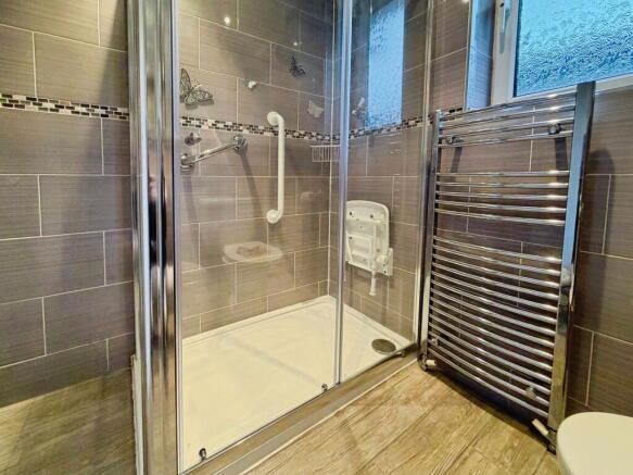 2 bed Detached Bungalow for sale Image 10
