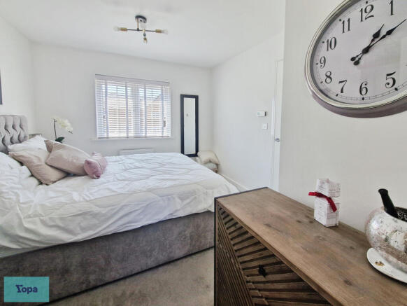3 bed Semi-Detached for sale Image 4