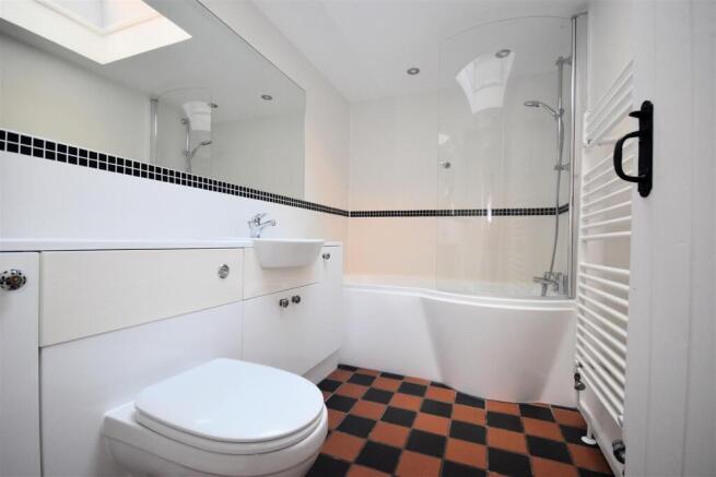 Bathroom.jpg