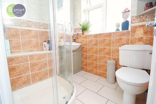 4 bed Detached Bungalow for sale Image 8