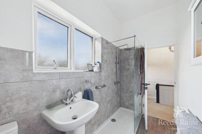 2 bed Semi-Detached to rent Image 11