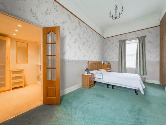 1 bed Detached for sale Image 12