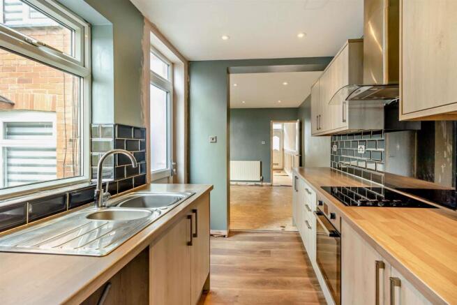 2 bed House for sale Image 4