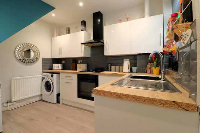 2 bed Terraced for sale Image 4