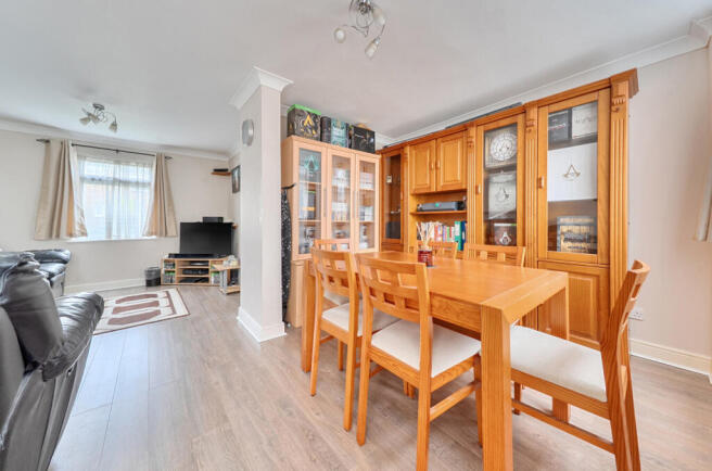 1389022-7-69400b3...