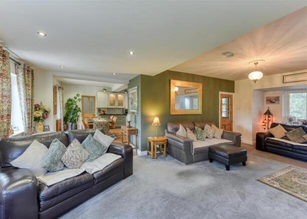 Highway, Wrottesley Road West, Tettenhall, Wolverhampton, WV6 7LE photo 5
