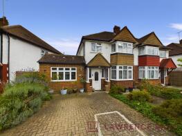 40, Roundways, Ruislip HA4 6DZ