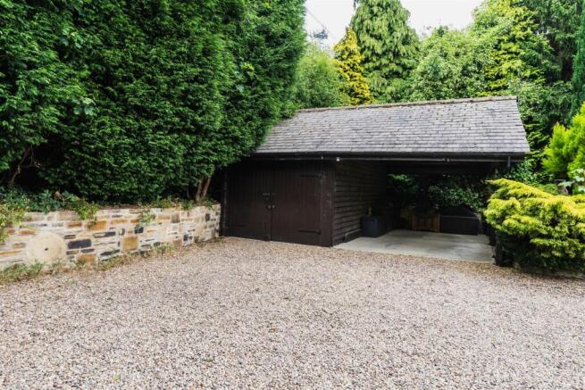 Car Port & Garage