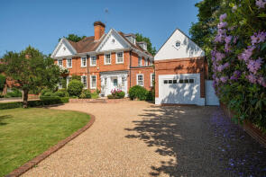 24 Wykeham Hatch, Dartnell Park Road, West Byfleet KT14 6PN