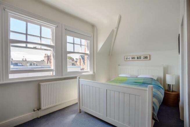 8390710-interior23.jpg