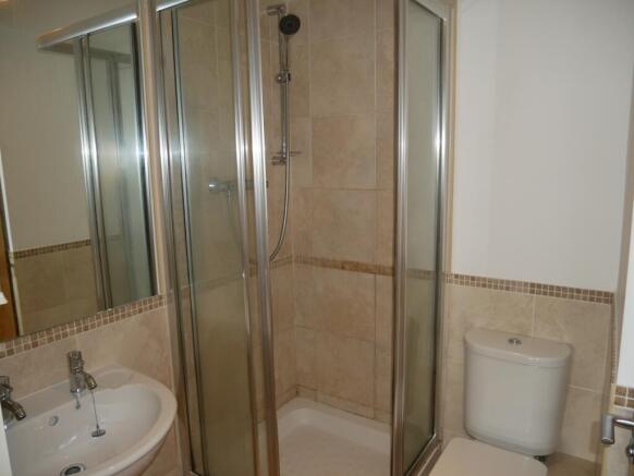 2 bed Apartment to rent Image 10