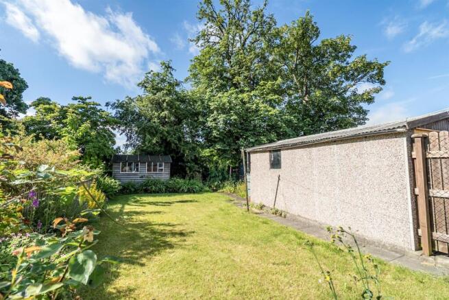 2 bed Semi-Detached Bungalow for sale Image 9
