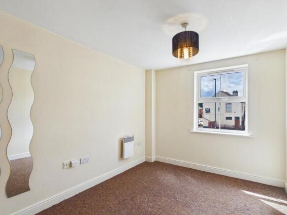 2 bed Apartment for sale Image 4