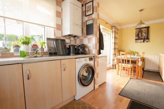 3 bed Semi-Detached for sale Image 5