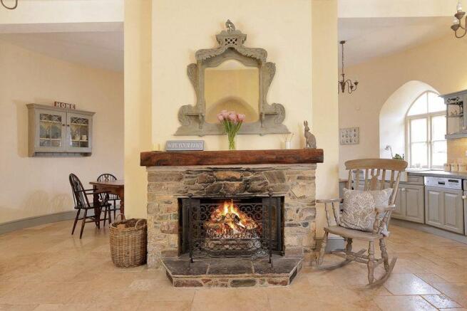LIVING DINING...