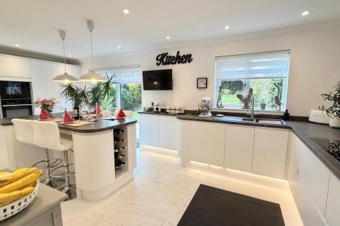 School Close, Verwood, BH31 7BT