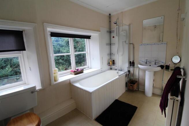 Bathroom.JPG