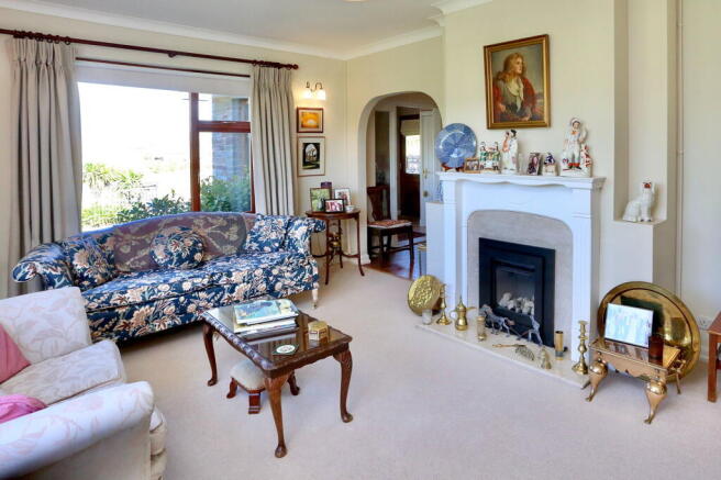 Tan Y Bryn, Greenhill Way, Crickhowell, Powys, NP8 1AF photo 4