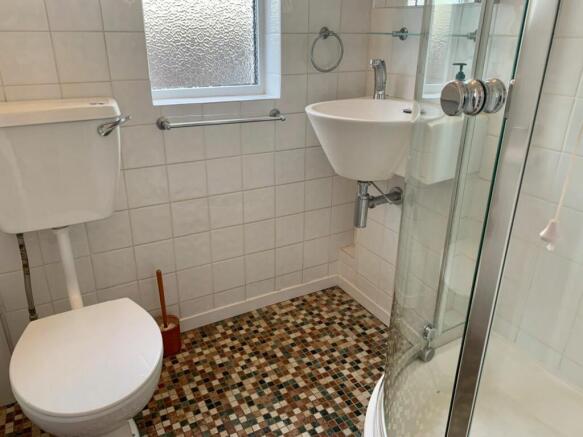 SHOWER ROOM