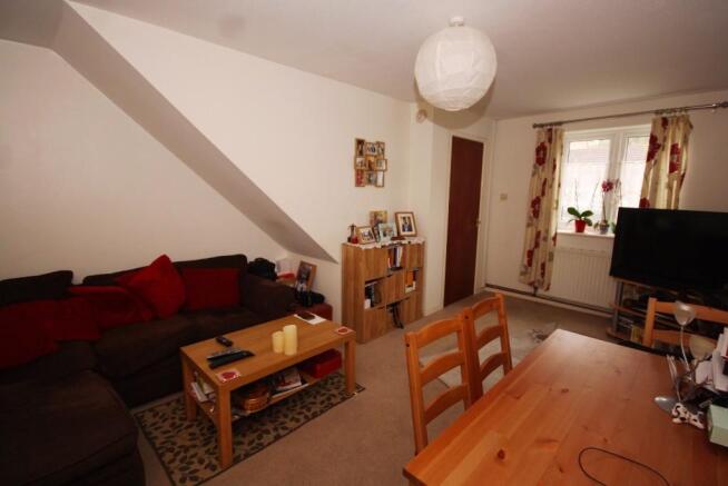 17' Sitting/ Dining 