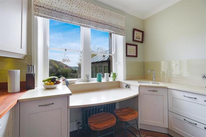 4 bed Town House for sale Image 10