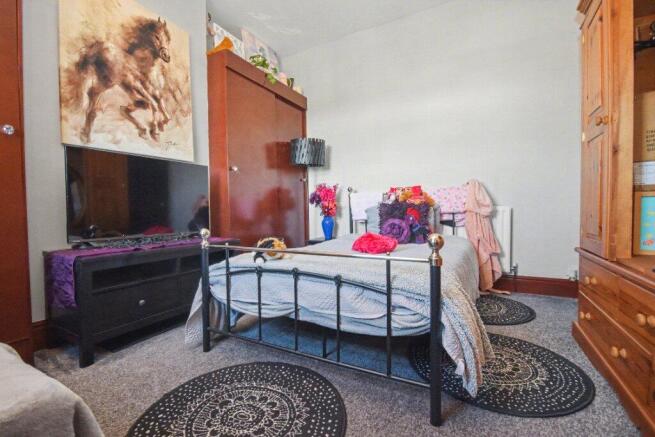 3 bed Terraced for sale Image 9