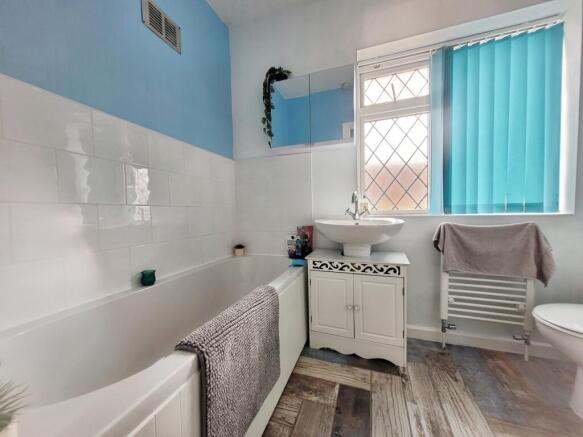2 bed Semi-Detached for sale Image 10