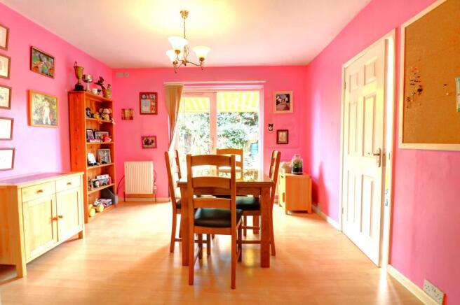 Dining Area (2)