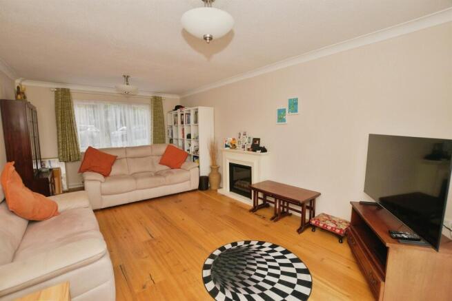 Broadhurst Drive, Kennington, ASHFORD photo 3