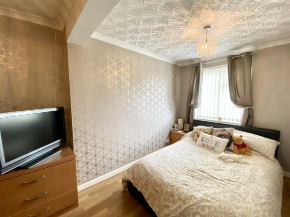 BEDROOM 2