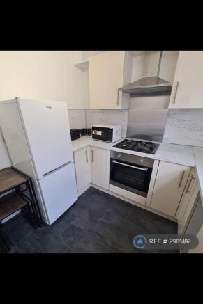 2 bed Maisonette to rent Image 4