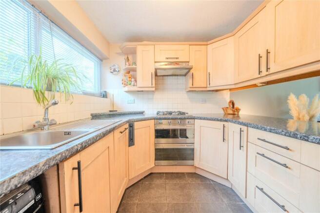 3 bed Town House for sale Image 5