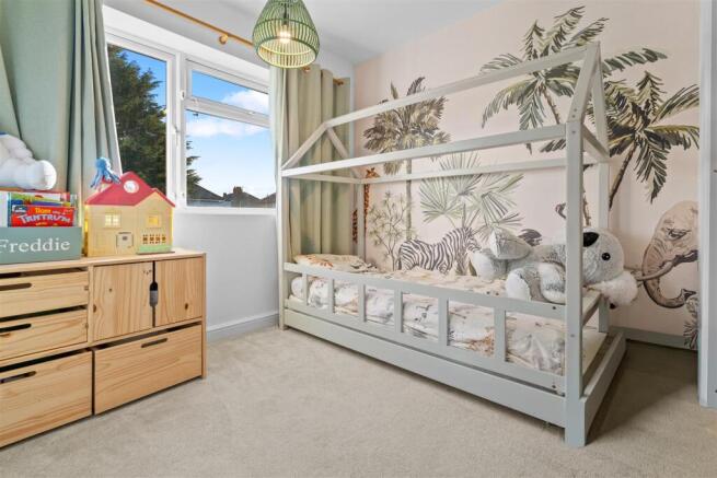 4 bed Semi-Detached for sale Image 10