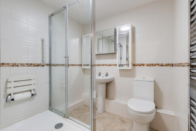 2 bed Retirement Property for sale Image 9
