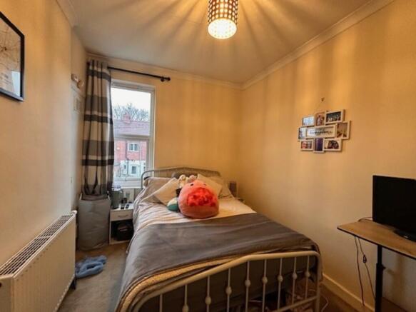 2 bed Terraced to rent Image 5