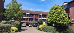 11, Sycamore Court, Hoskins Road, Oxted RH8 9JQ