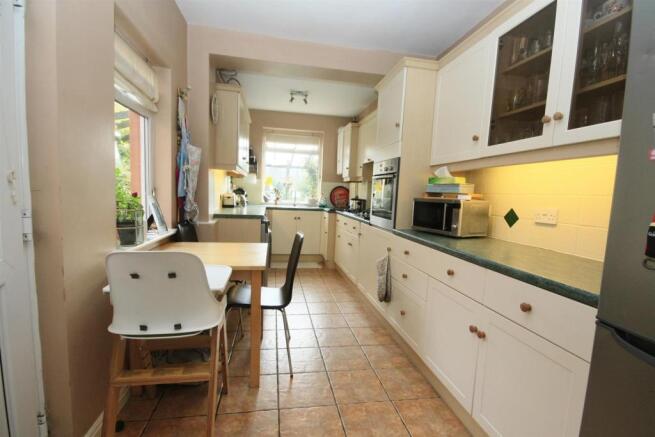KITCHEN / BREAKFAST ROOM
