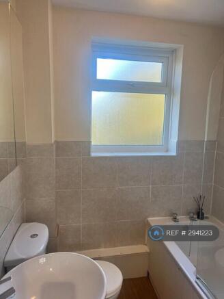 2 bed Terraced to rent Image 7