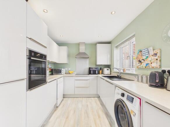 3 bed Semi-Detached for sale Image 4