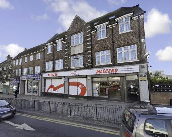 Three Double Bedroom 1st Floor Flat To Rent