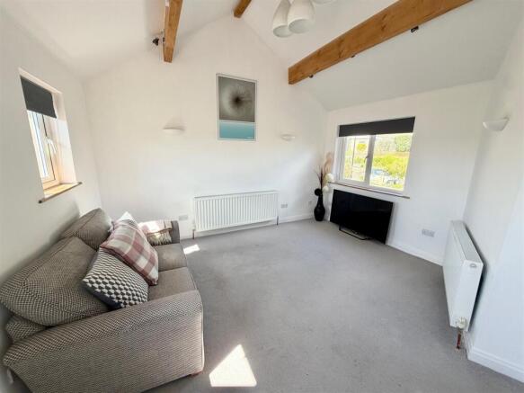 5 bed Detached for sale Image 10