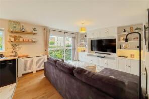 Flat 4, 17 Stammer Court, Stammer Road, Wick, Littlehampton BN17 6GF