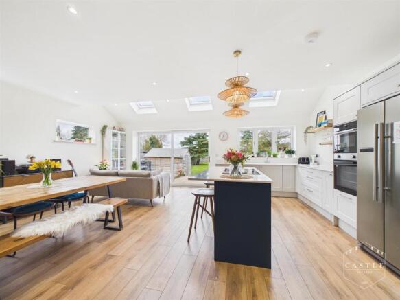 OPEN PLAN LIVING KITCHEN