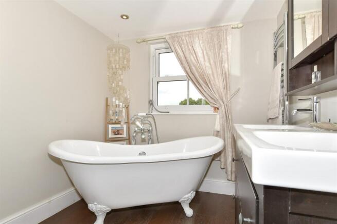 En-Suite Bathroom