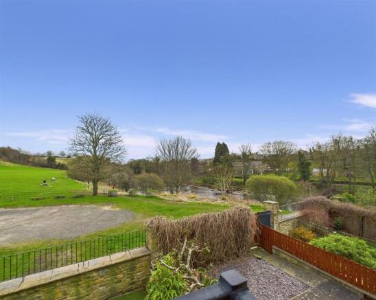 5 bed Terraced for sale Image 2
