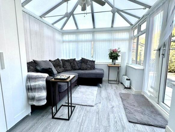 4 bed Detached for sale Image 6